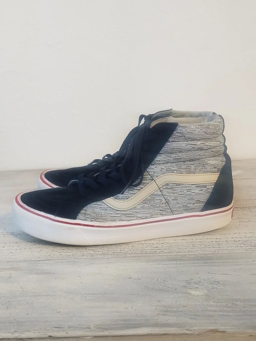 Vans Sk8-Hi Reissue  mens size 10 some scratches open to offers